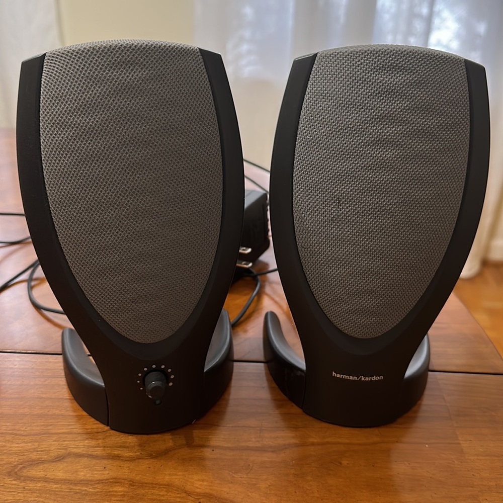 harman/kardon Computer Speakers - set of two with USB chords and plug-in